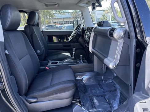 Used 2014 Toyota FJ Cruiser 4WD image 16