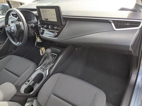 Used 2025 Toyota Corolla LE image 32