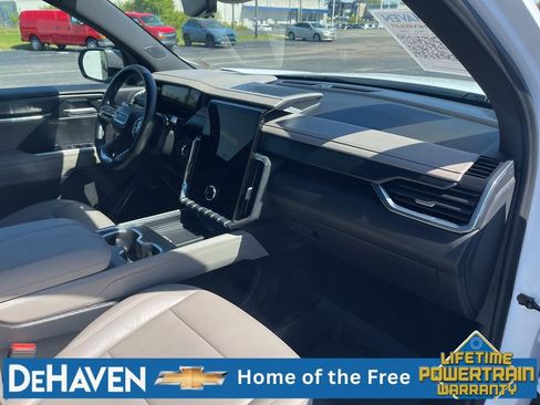Used 2026 GMC Acadia Elevation w/ Elevation Premium Package FWD image 29