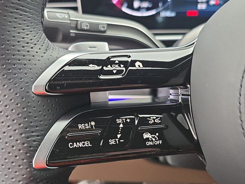 Certified 2026 Mercedes-Benz GLS 450 4MATIC image 18