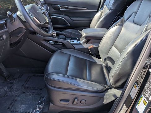 Used 2025 Kia Telluride S FWD image 25