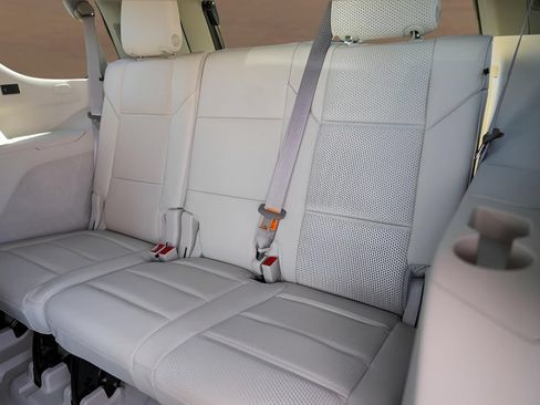 Used 2024 Cadillac Escalade Premium Luxury Platinum w/ Heavy-Duty Trailer Package AWD/4WD image 22