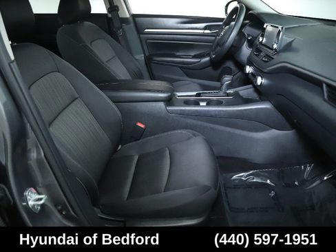 Used 2024 Nissan Altima 2.5 S FWD image 34