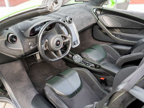 Used 2018 McLaren 570S Spider RWD image 10