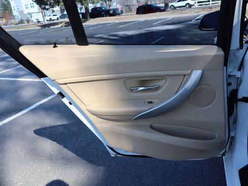Used 2015 BMW 320i xDrive xDrive image 23