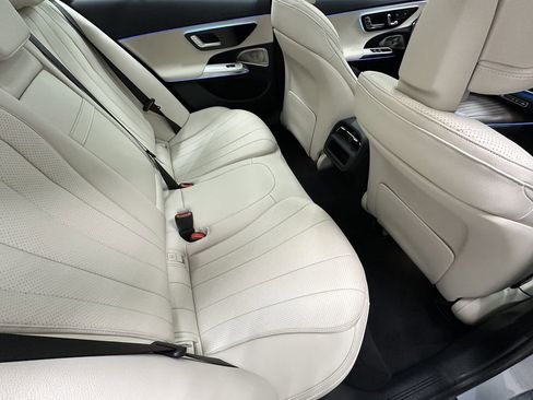 Used 2025 Mercedes-Benz E 350 Sedan image 18
