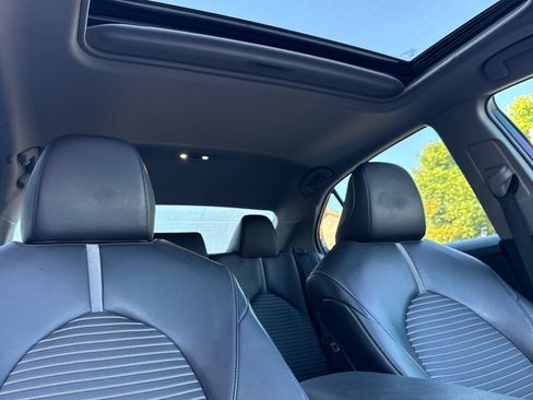 Used 2020 Toyota Camry SE w/ Blackout Package FWD image 19