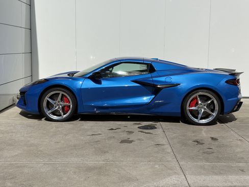 Used 2025 Chevrolet Corvette E-Ray AWD/4WD image 4