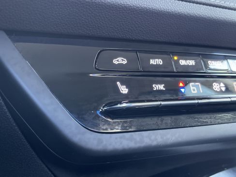 Used 2023 Buick Envision Preferred image 29