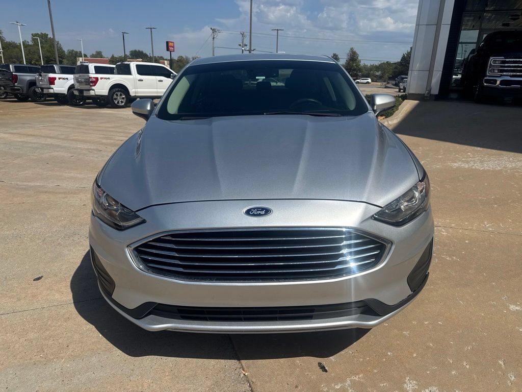 Used 2019 Ford Fusion SE FWD image 2