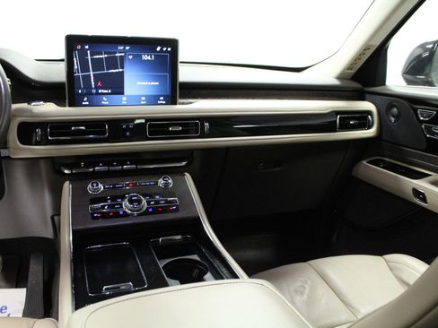 Used 2022 Lincoln Aviator Reserve w/ Equipment Group 201A image 20