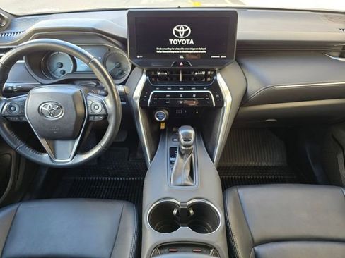 Used 2022 Toyota Venza XLE image 34