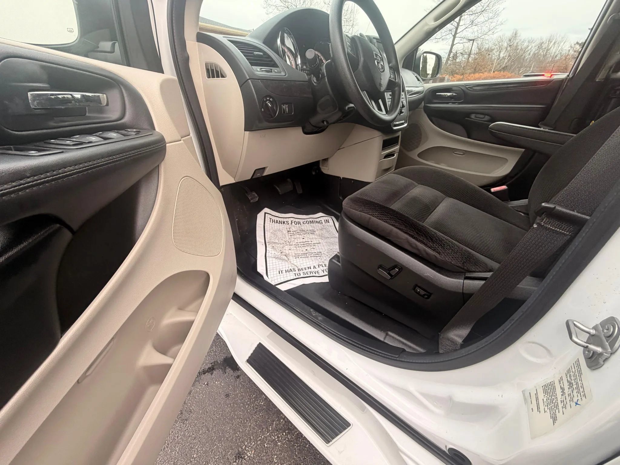 Used 2019 Dodge Grand Caravan SE FWD image 11
