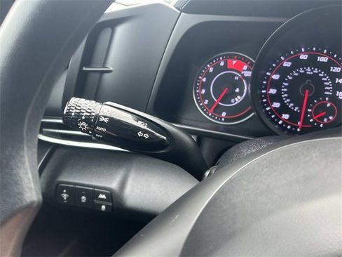 Certified 2023 Hyundai Elantra SE w/ Cargo Package image 24