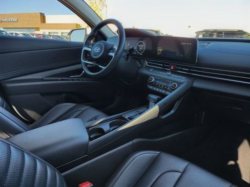 Certified 2024 Hyundai Elantra Limited image 25