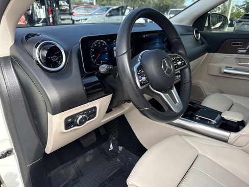 Used 2021 Mercedes-Benz GLA 250 4MATIC image 25