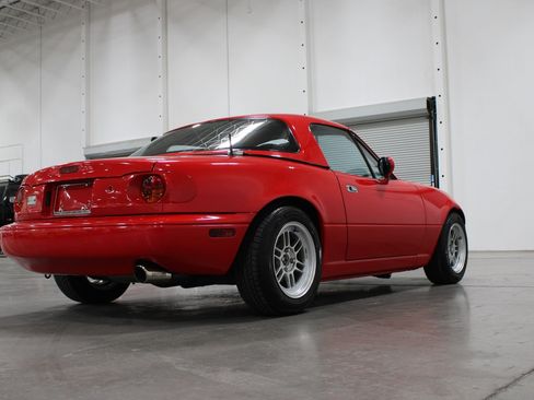 Used 1990 MAZDA MX-5 Miata RWD image 23