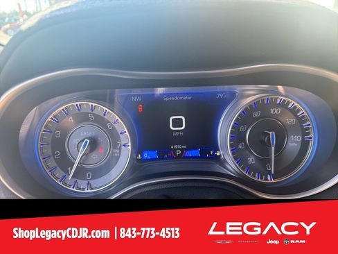 Used 2022 Chrysler 300 Touring RWD image 1