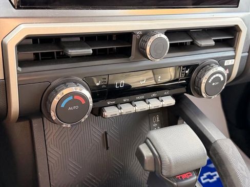 Used 2024 Toyota Tacoma TRD Sport image 19
