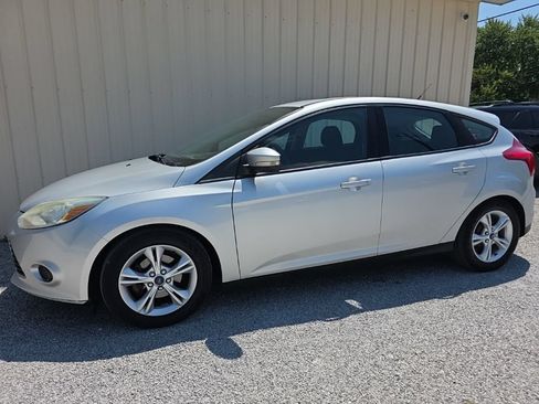 Used 2014 Ford Focus SE FWD image 12
