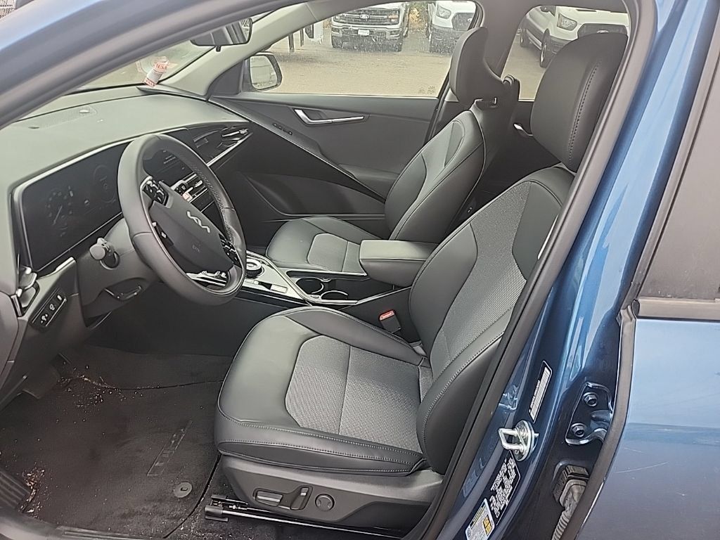 Certified 2024 Kia Niro Wind FWD image 19