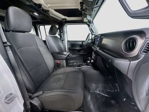 Used 2018 Jeep Wrangler Unlimited Sport S AWD/4WD image 32
