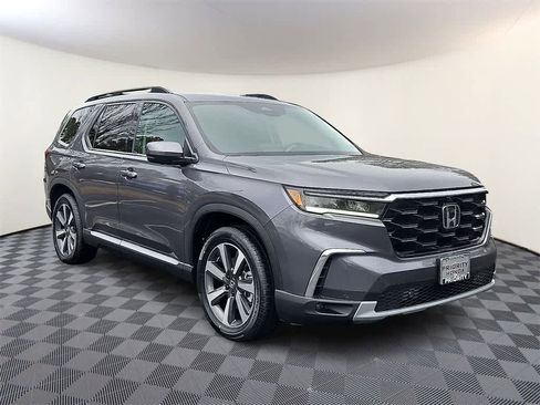 Certified 2023 Honda Pilot Elite image 3
