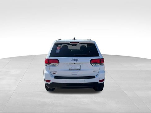 Used 2020 Jeep Grand Cherokee Laredo AWD/4WD image 5