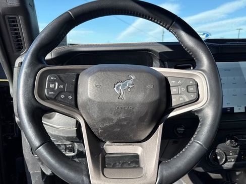 Used 2024 Ford Bronco Badlands image 13