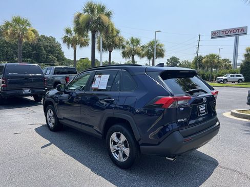 Used 2022 Toyota RAV4 XLE w/ Convenience Package FWD image 8