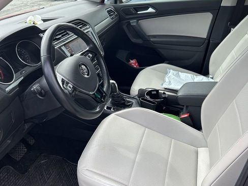 Used 2019 Volkswagen Tiguan SE AWD/4WD image 7