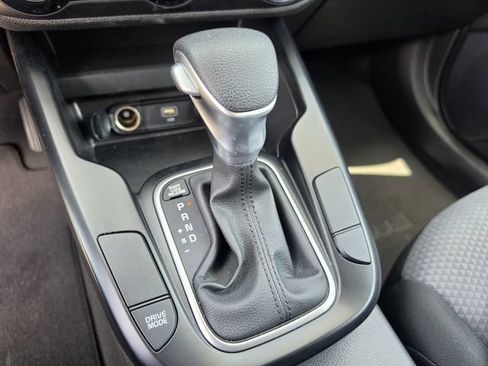 Certified 2025 Kia Soul LX w/ LX Technology Package FWD image 28