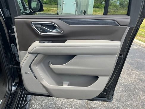 Used 2023 GMC Yukon XL SLT w/ SLT Luxury Package AWD/4WD image 29