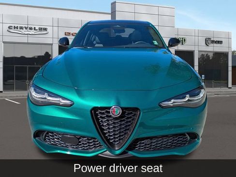 Used 2025 Alfa Romeo Giulia AWD w/ Veloce Package AWD image 10