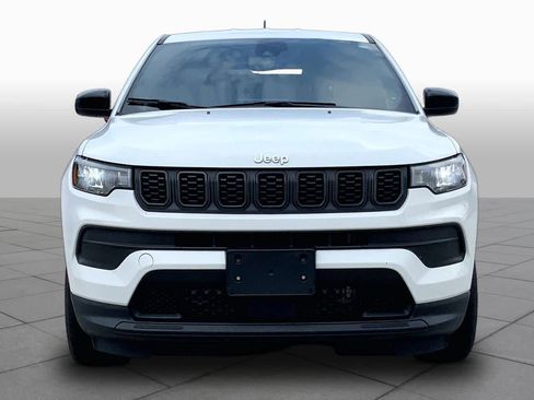 Used 2024 Jeep Compass Sport AWD/4WD image 3