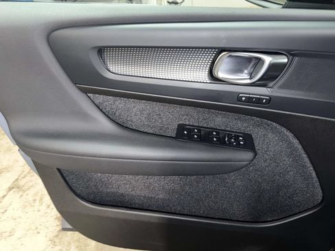 Used 2023 Volvo XC40 B5 Plus w/ Climate Package AWD/4WD image 20