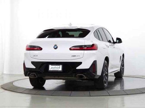 Used 2023 BMW X4 xDrive30i w/ M Sport Package AWD/4WD image 11