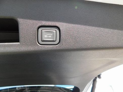 New 2026 Chevrolet Traverse RS w/ LPO, Floor Liner Package FWD image 25