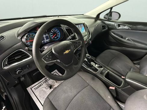 Used 2017 Chevrolet Cruze LT w/ Convenience Package FWD image 17