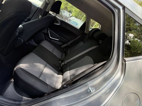 Used 2025 Kia Soul LX w/ LX Technology Package FWD image 23