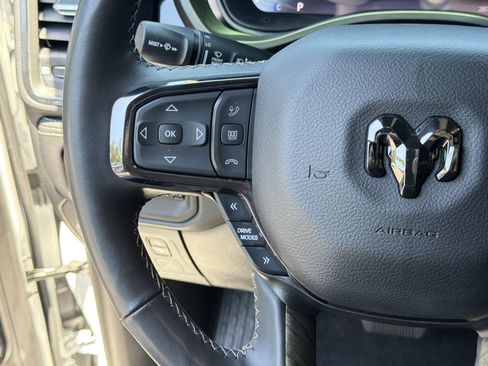 Used 2025 RAM 1500 Limited AWD/4WD image 32