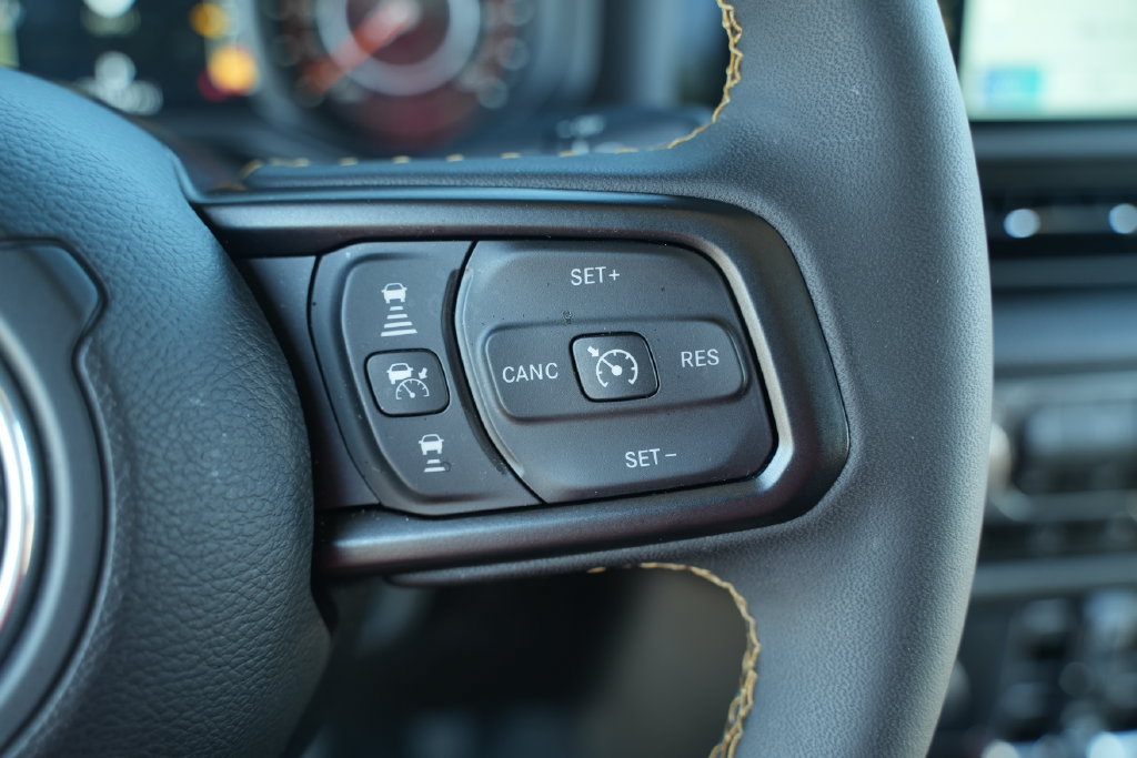 Used 2024 Jeep Gladiator Sport AWD/4WD image 32