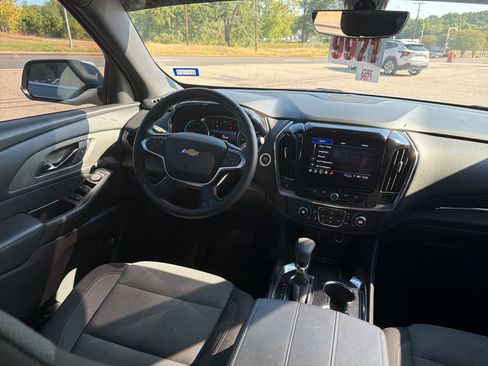 Used 2024 Chevrolet Traverse LT FWD image 22
