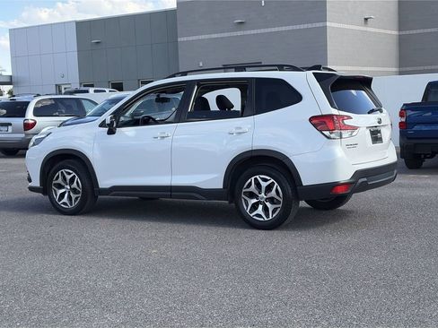 Used 2024 Subaru Forester Premium AWD/4WD image 9