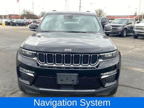 Used 2023 Jeep Grand Cherokee Limited image 2