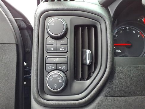 Used 2020 Chevrolet Silverado 1500 Custom w/ Custom Value Package image 11