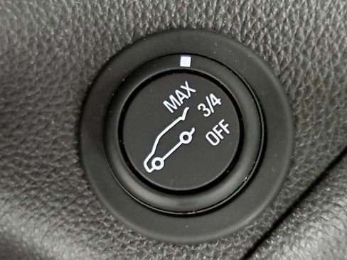 Used 2018 Buick Envision Essence image 28