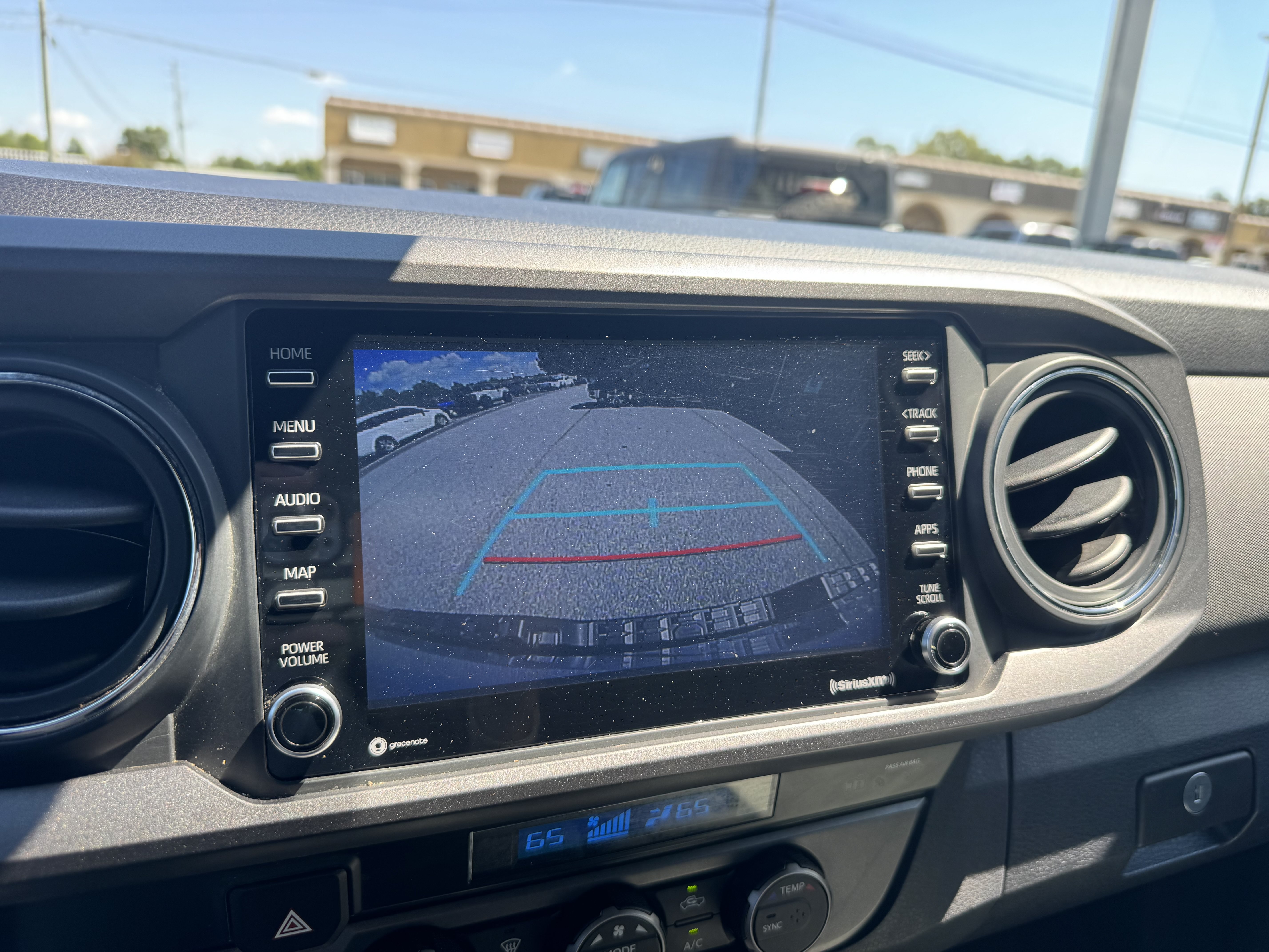 Used 2022 Toyota Tacoma TRD Off-Road AWD/4WD image 17
