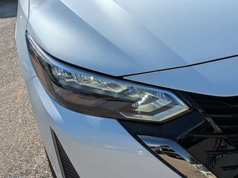 Used 2025 Nissan Sentra SR FWD image 10