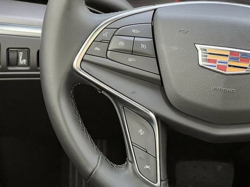 New 2026 Cadillac XT5 Luxury image 12